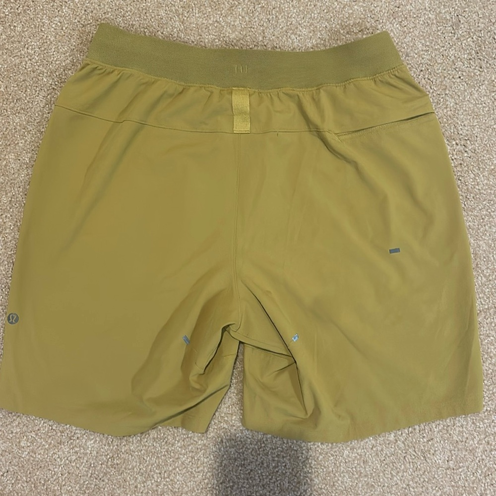 Men's Lululemon active shorts 7in inseam size medium like new